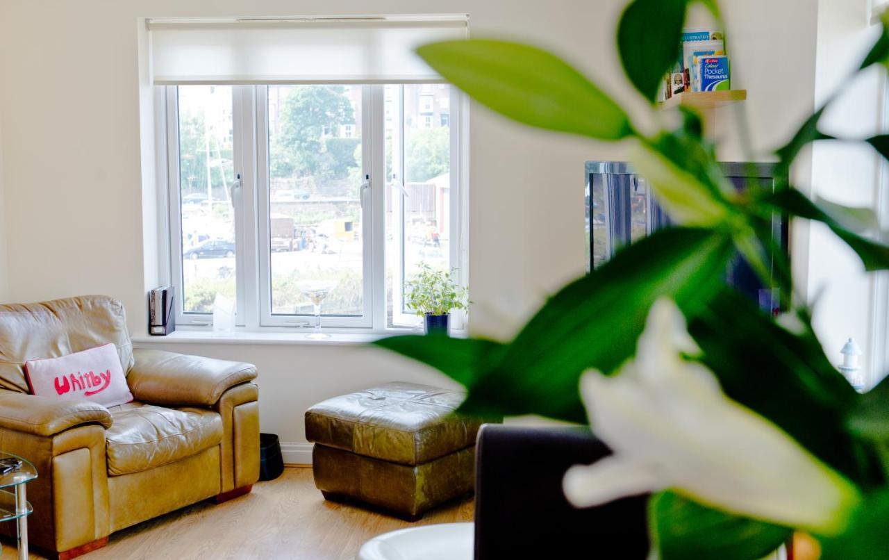 Watermark Apartments Уитби Номер фото