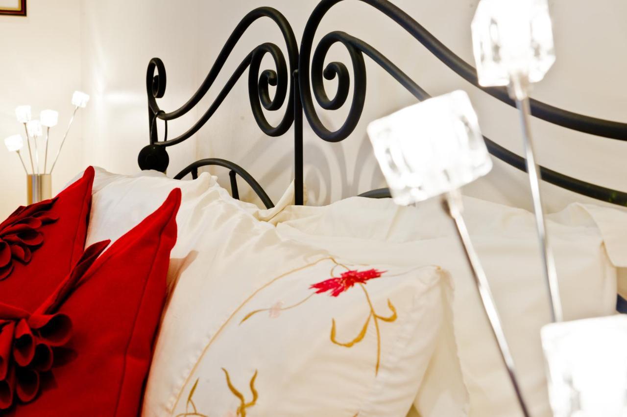Watermark Apartments Уитби Номер фото