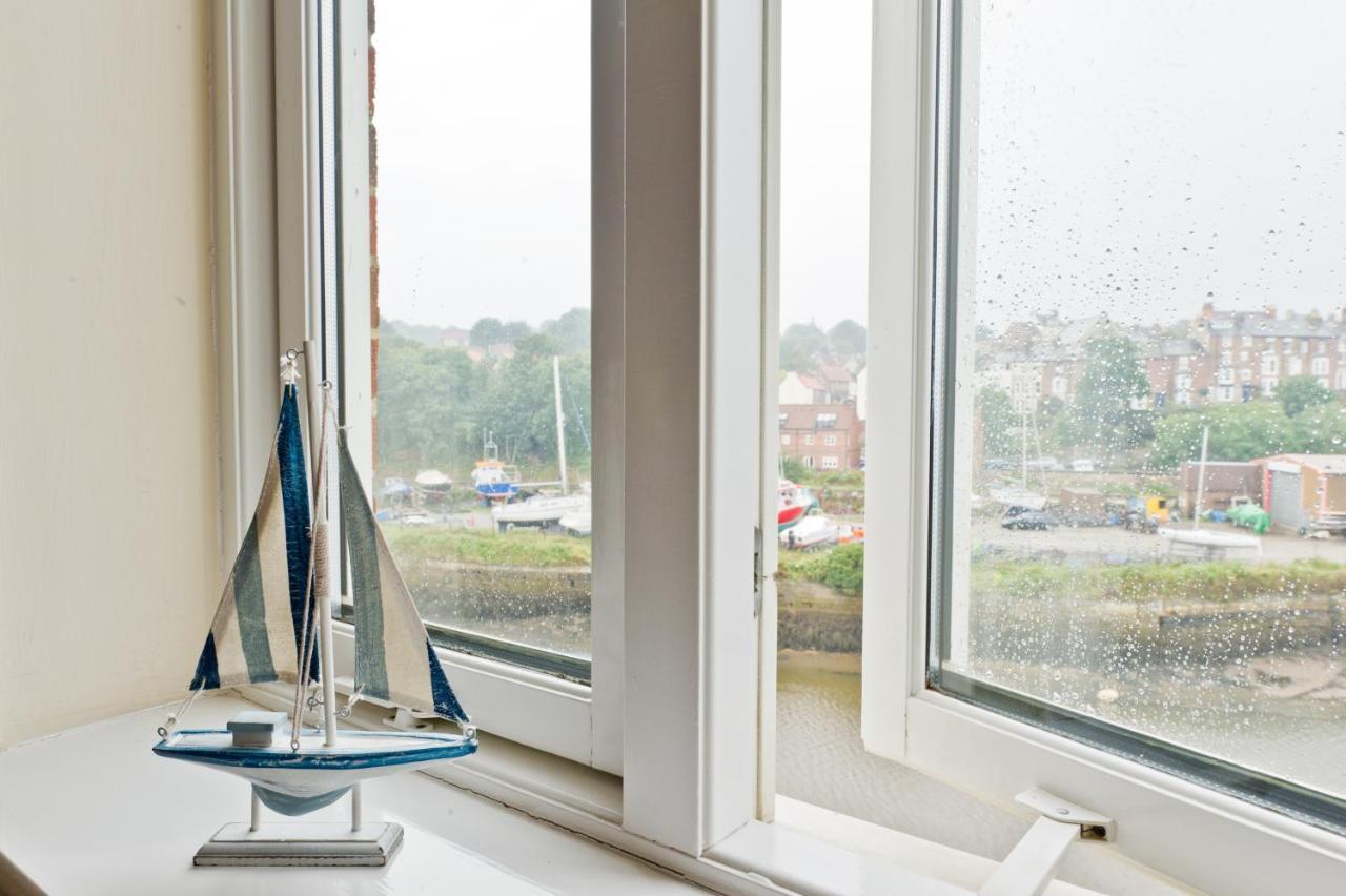 Watermark Apartments Уитби Номер фото