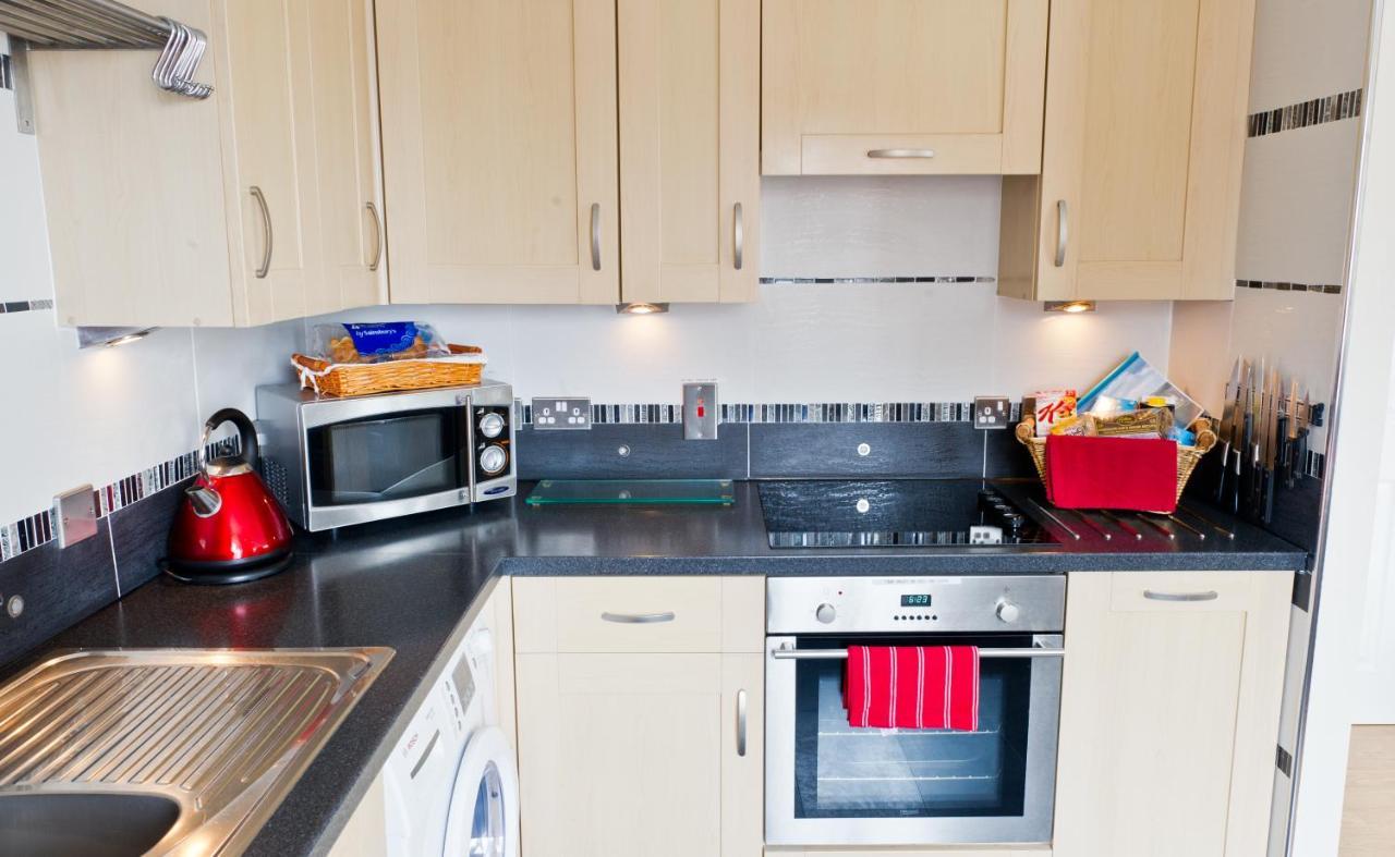 Watermark Apartments Уитби Номер фото
