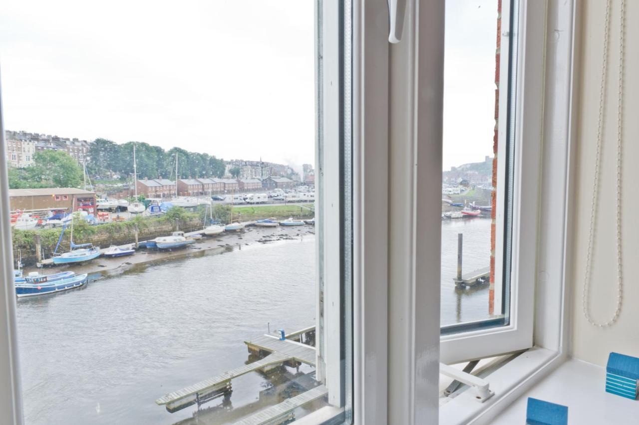Watermark Apartments Уитби Номер фото
