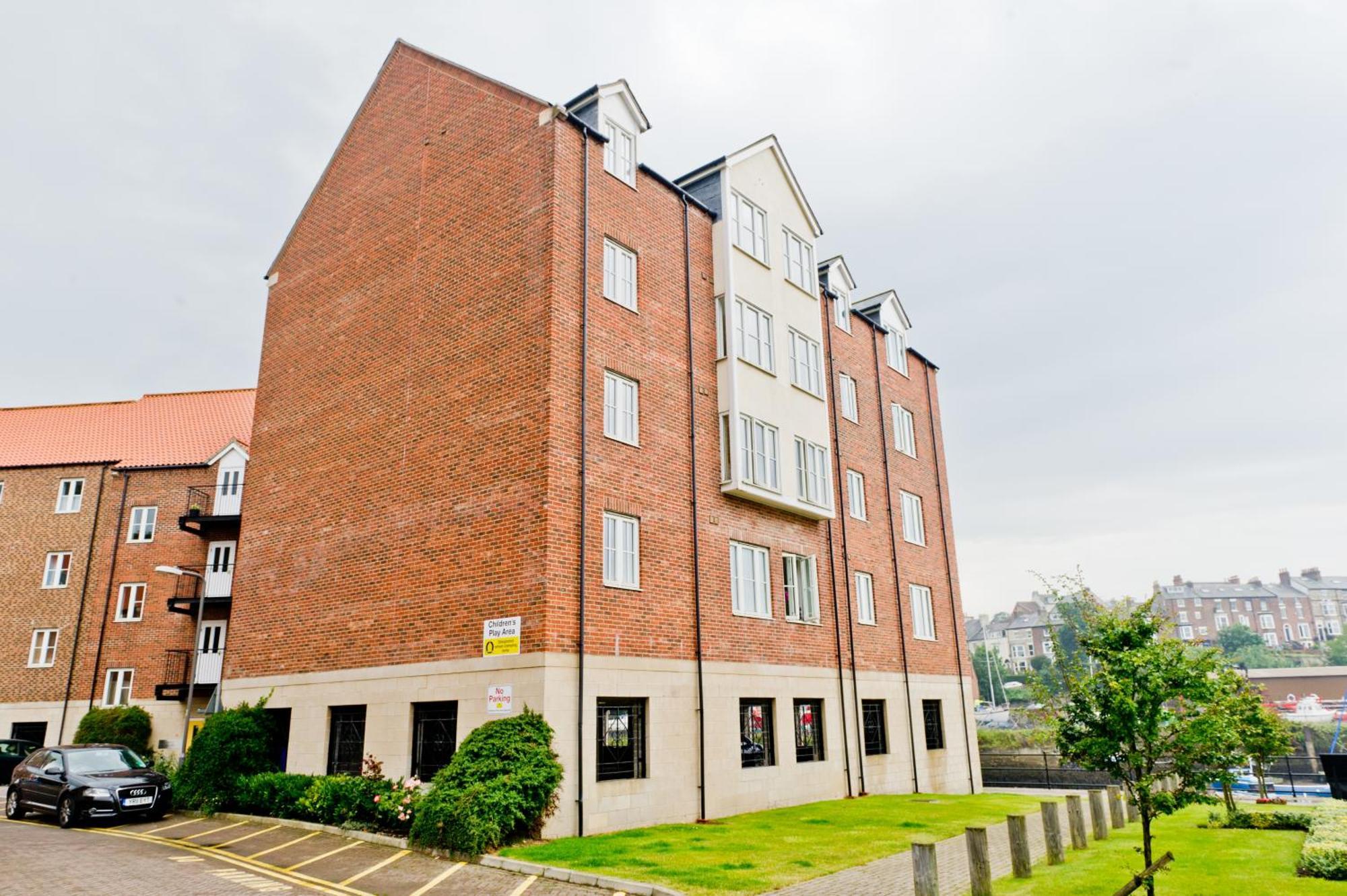 Watermark Apartments Уитби Номер фото